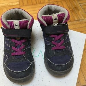 CROSS Contact shoes for kids, 8 inches.